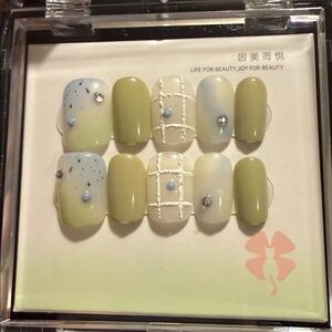 5/$25 MOCYNE  elegant Nail Set 🆕